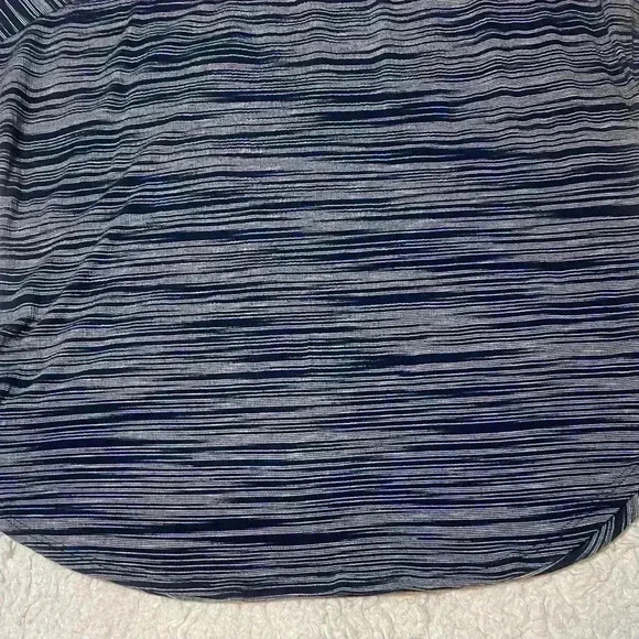 Blue & white blouse by Retrology. Size large - Picture 3 of 6